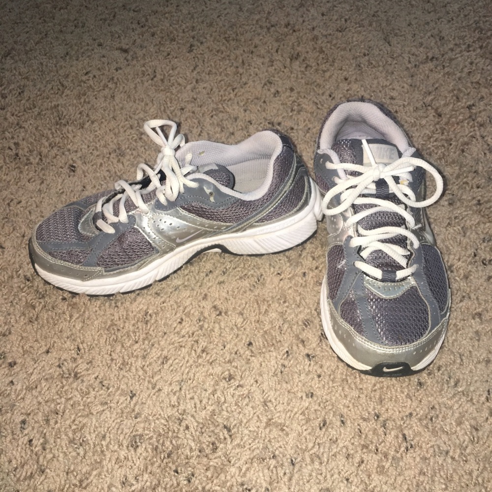 Nike silver Workout shoes size 6.5